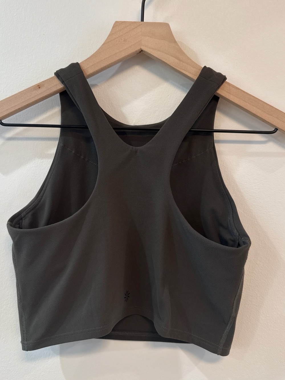 Athleta Dark Green Conscious Crop Top EUC - Picture 3 of 4
